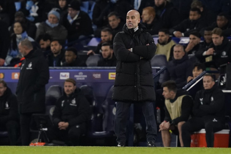 包含布莱顿客场击败博恩茅斯，士气大振的词条